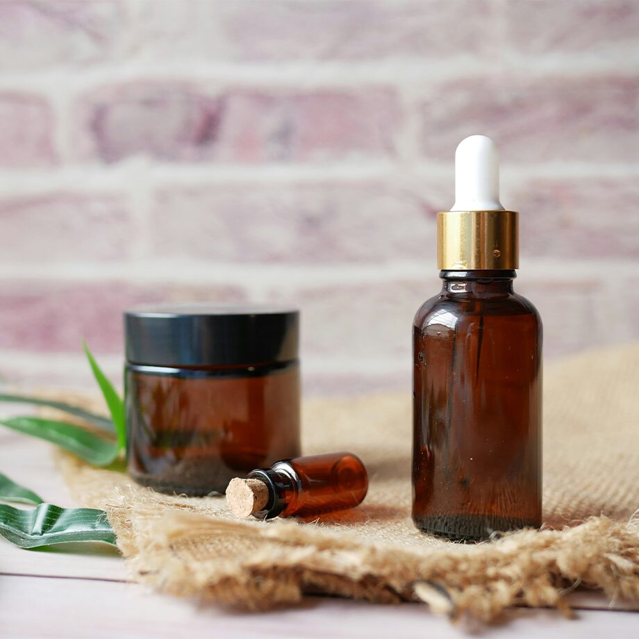 Crèmes et huiles anti-vergetures (huile d’amande douce, huile d’argan) 4 plan de travail 13